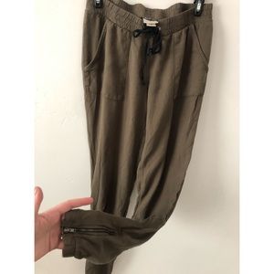 Gently used BKE comfy pants